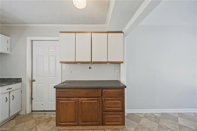 Photo 12 of 34 residential for sale in Newport News virginia