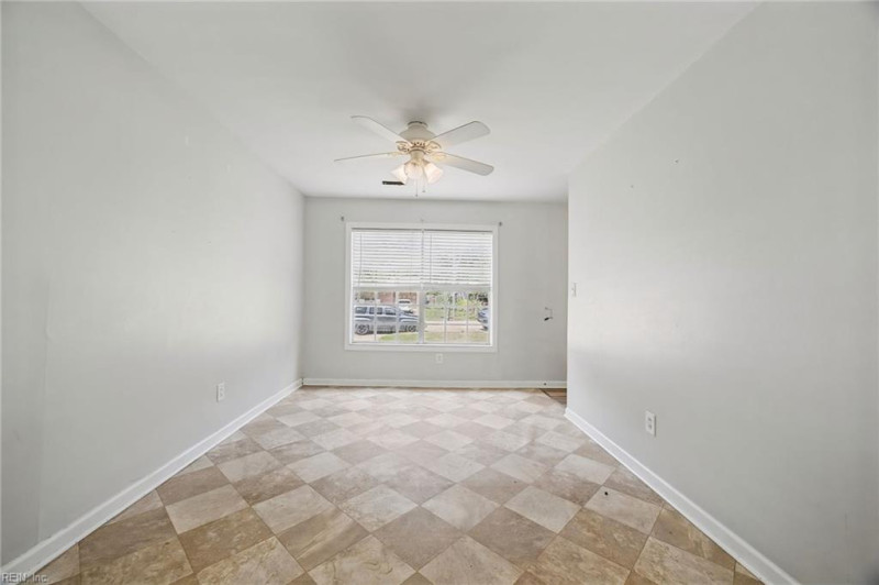 Photo 14 of 34 residential for sale in Newport News virginia