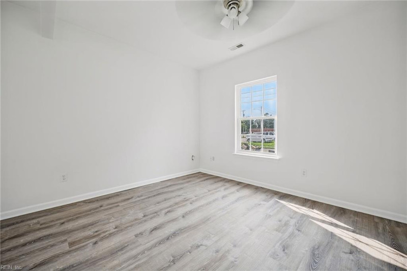 Photo 14 of 40 residential for sale in Newport News virginia