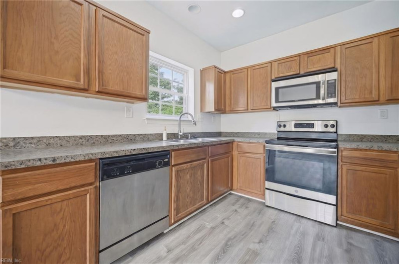 Photo 17 of 40 residential for sale in Newport News virginia