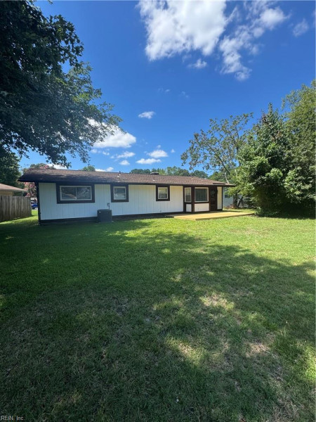Photo 2 of 32 residential for sale in Virginia Beach virginia