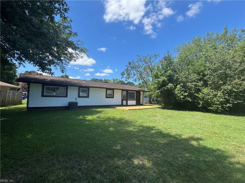 Photo 3 of 32 residential for sale in Virginia Beach virginia