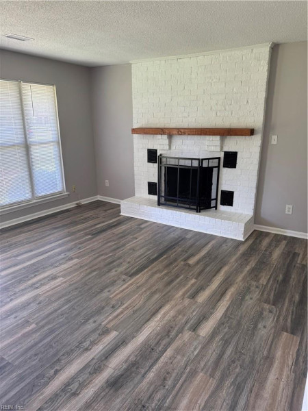 Photo 8 of 32 residential for sale in Virginia Beach virginia
