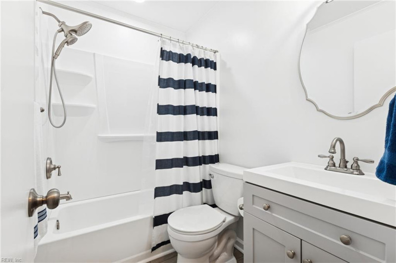 Photo 10 of 27 residential for sale in Newport News virginia