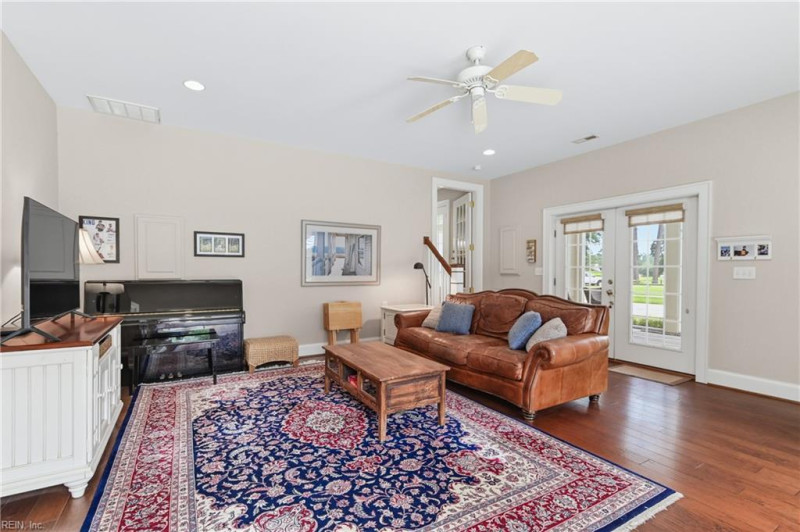 Photo 12 of 34 residential for sale in Virginia Beach virginia