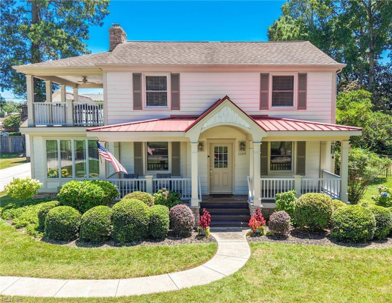 Photo 2 of 34 residential for sale in Virginia Beach virginia