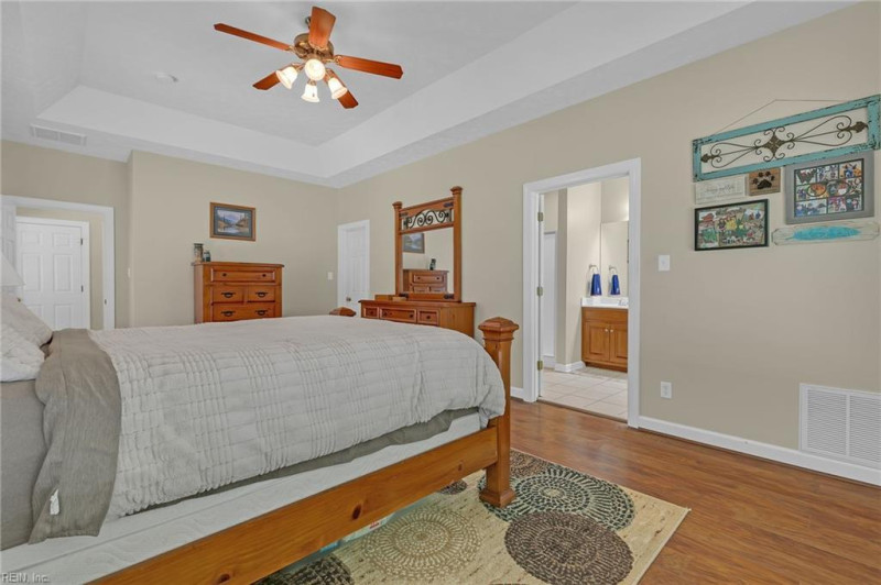 Photo 22 of 40 residential for sale in Poquoson virginia Photo 22 of 40 residential for sale in Poquoson virginia