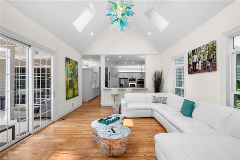 Photo 14 of 50 residential for sale in Virginia Beach virginia