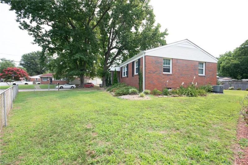 Photo 3 of 18 residential for sale in Chesapeake virginia Photo 3 of 18 residential for sale in Chesapeake virginia