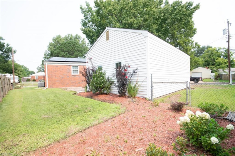 Photo 4 of 18 residential for sale in Chesapeake virginia Photo 4 of 18 residential for sale in Chesapeake virginia