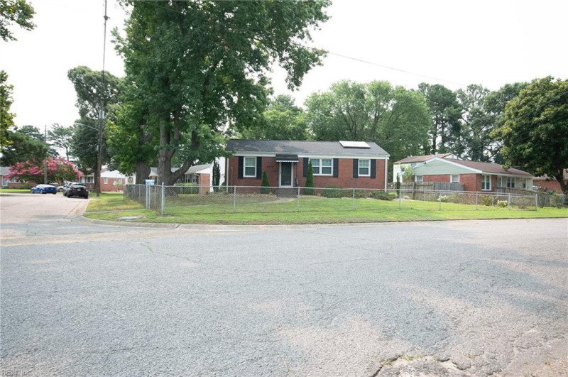 Photo 7 of 18 residential for sale in Chesapeake virginia Photo 7 of 18 residential for sale in Chesapeake virginia