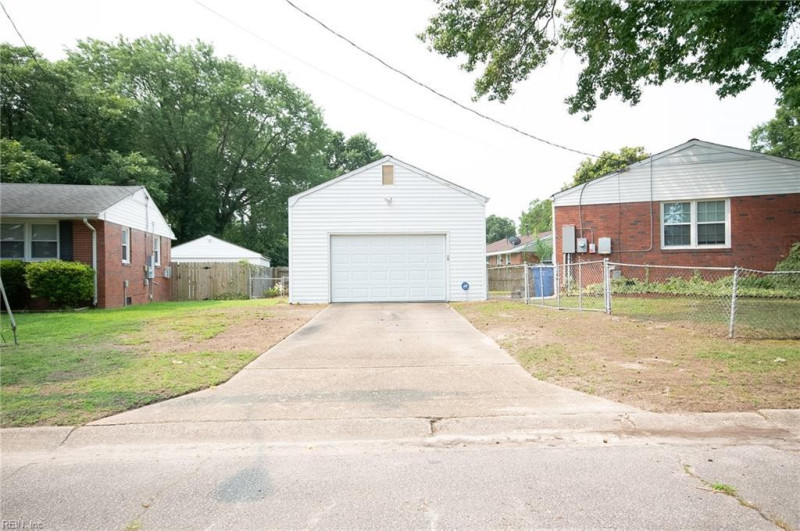 Photo 8 of 18 residential for sale in Chesapeake virginia Photo 8 of 18 residential for sale in Chesapeake virginia
