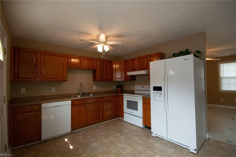 Photo 9 of 18 residential for sale in Chesapeake virginia Photo 9 of 18 residential for sale in Chesapeake virginia