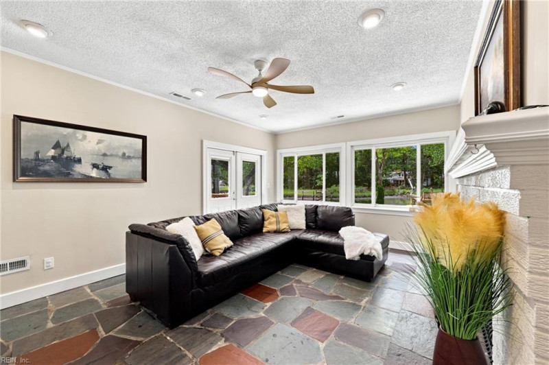 Photo 13 of 50 residential for sale in Norfolk virginia