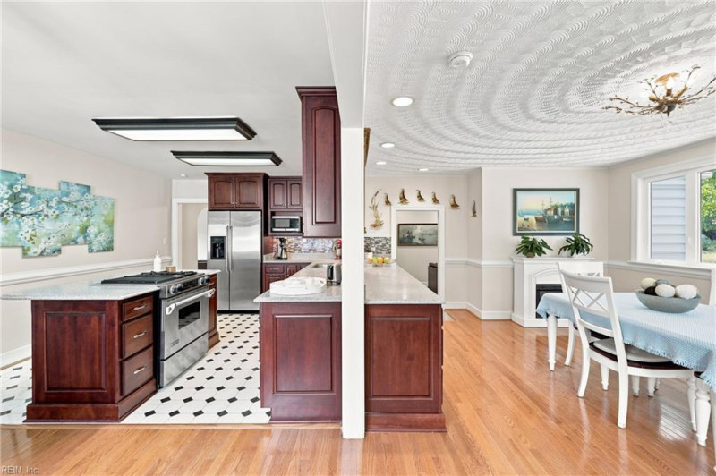 Photo 18 of 50 residential for sale in Norfolk virginia