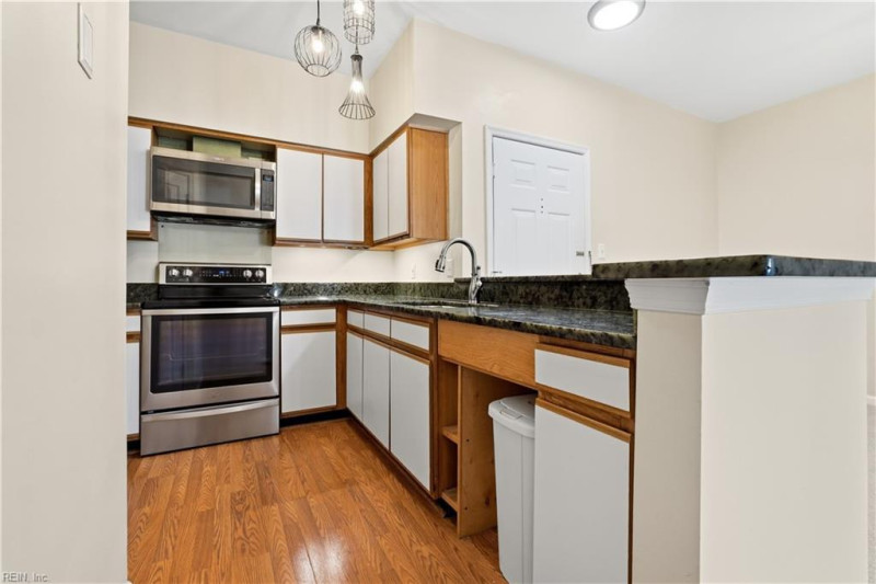 Photo 11 of 25 residential for sale in Norfolk virginia