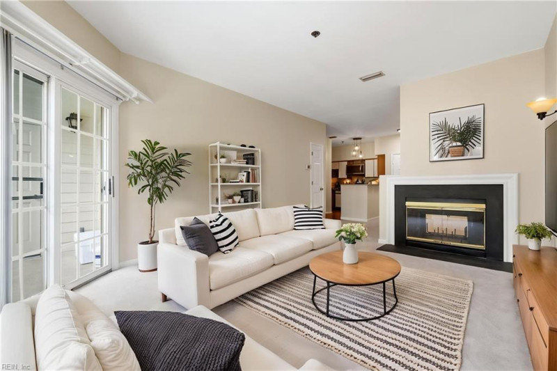 Photo 6 of 25 residential for sale in Norfolk virginia
