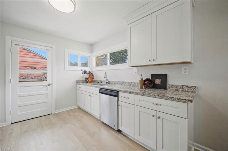 Photo 10 of 44 residential for sale in Norfolk virginia