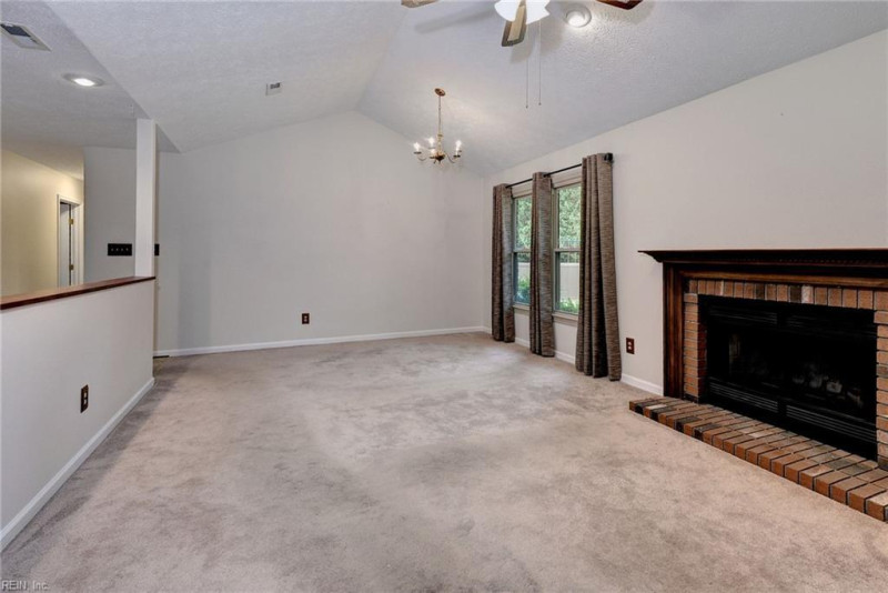 Photo 11 of 30 residential for sale in Hampton virginia