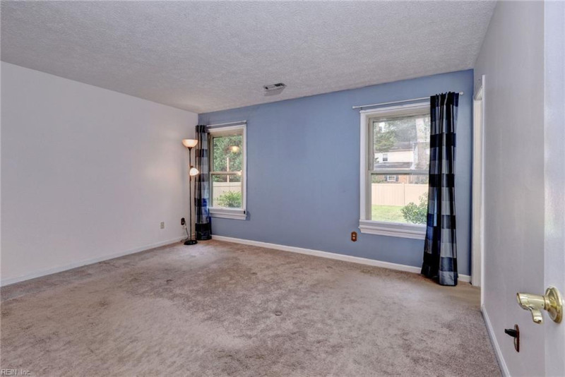 Photo 17 of 30 residential for sale in Hampton virginia