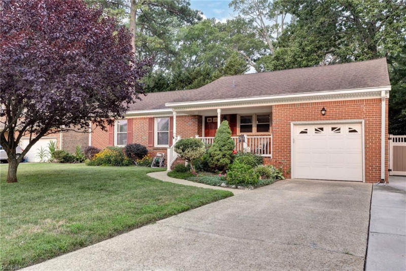 Photo 3 of 30 residential for sale in Hampton virginia