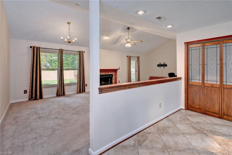 Photo 7 of 30 residential for sale in Hampton virginia