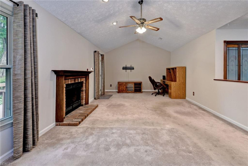 Photo 9 of 30 residential for sale in Hampton virginia