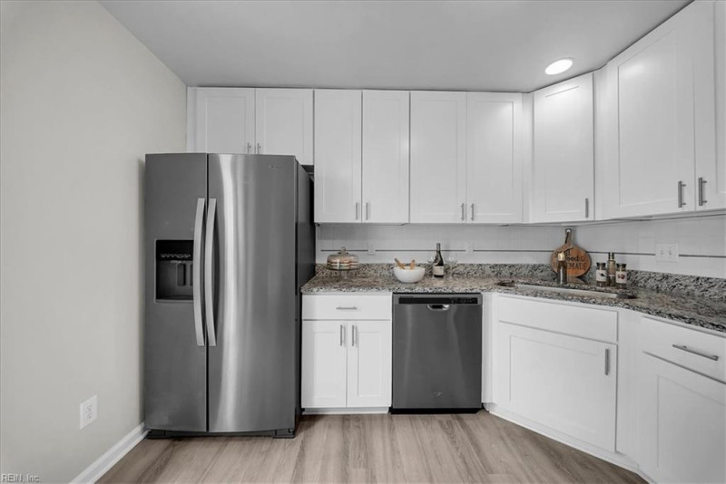 Photo 11 of 39 residential for sale in Chesapeake virginia