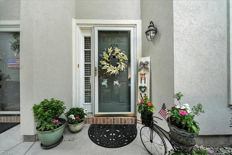 Photo 2 of 39 residential for sale in Chesapeake virginia