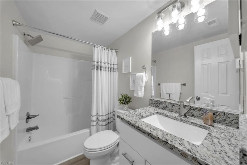 Photo 20 of 39 residential for sale in Chesapeake virginia