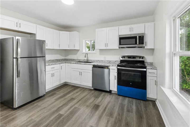 Photo 13 of 28 residential for sale in Norfolk virginia