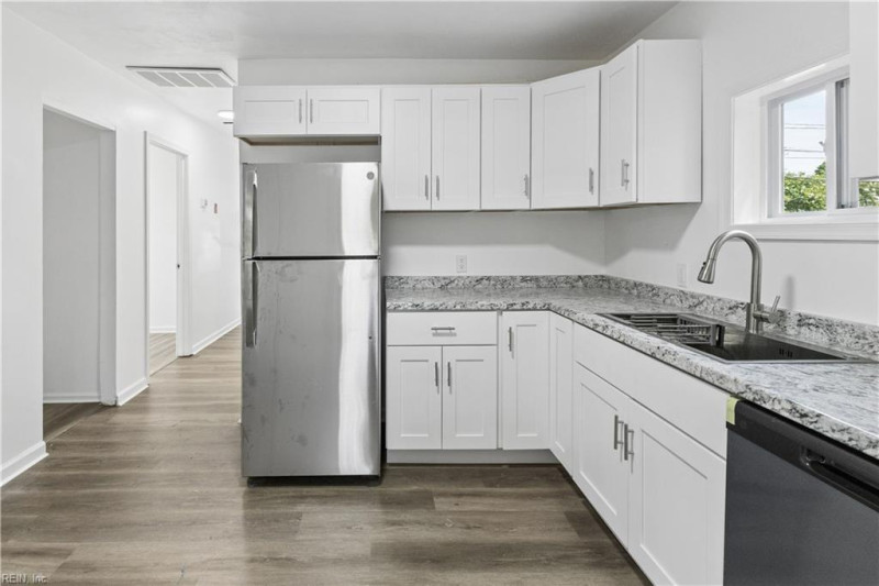 Photo 14 of 28 residential for sale in Norfolk virginia