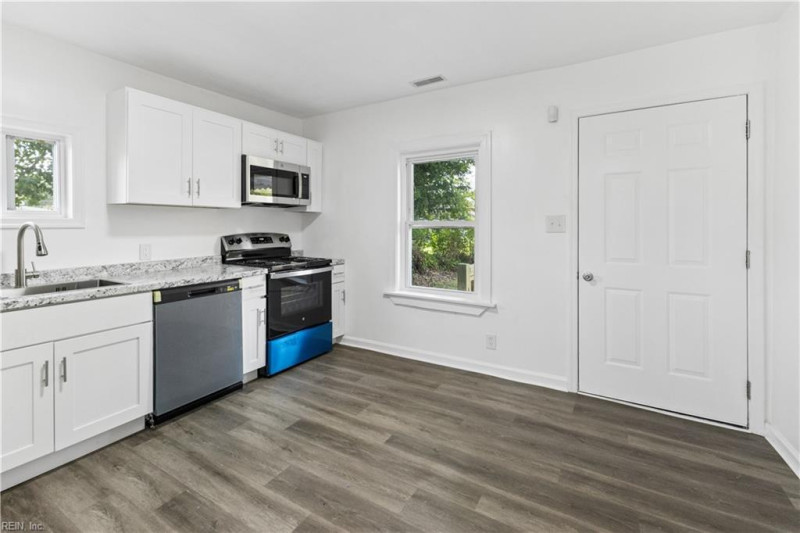 Photo 15 of 28 residential for sale in Norfolk virginia