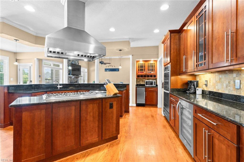 Photo 14 of 50 residential for sale in Virginia Beach virginia