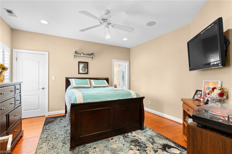 Photo 23 of 50 residential for sale in Virginia Beach virginia
