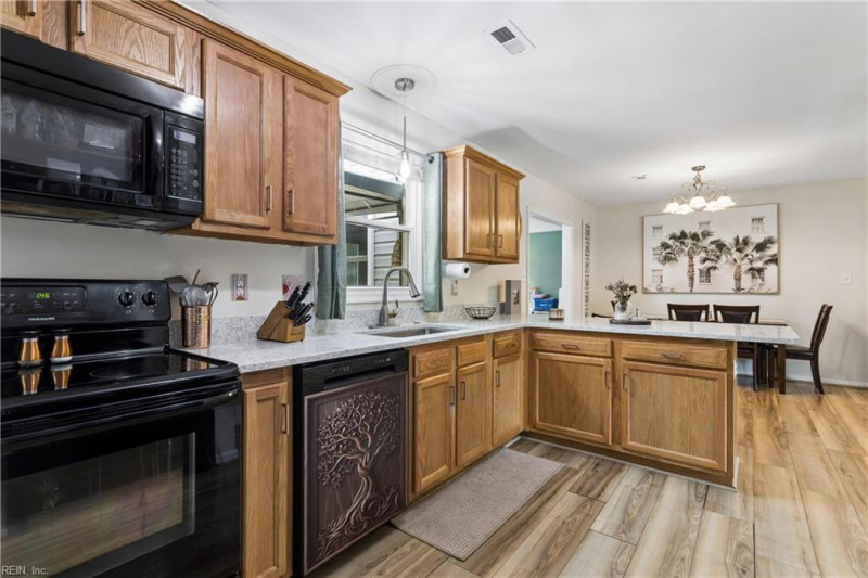 Photo 19 of 50 residential for sale in Newport News virginia