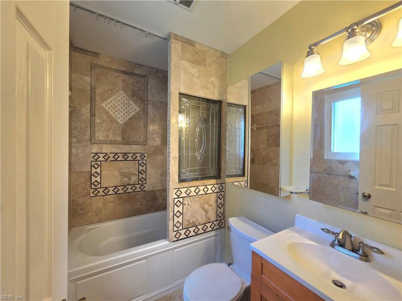 Photo 15 of 29 residential for sale in Virginia Beach virginia