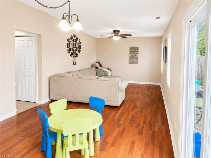 Photo 12 of 31 residential for sale in Virginia Beach virginia