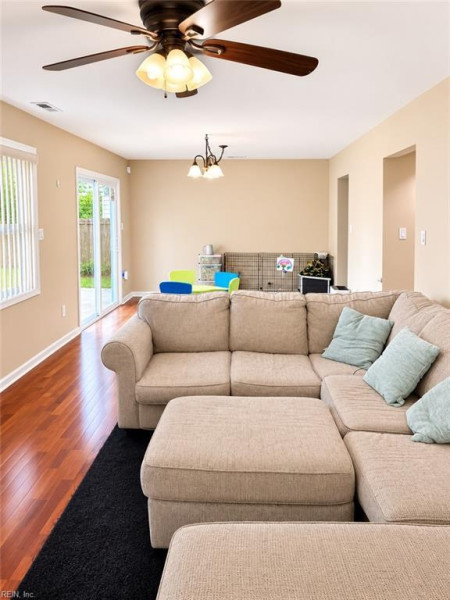 Photo 13 of 31 residential for sale in Virginia Beach virginia