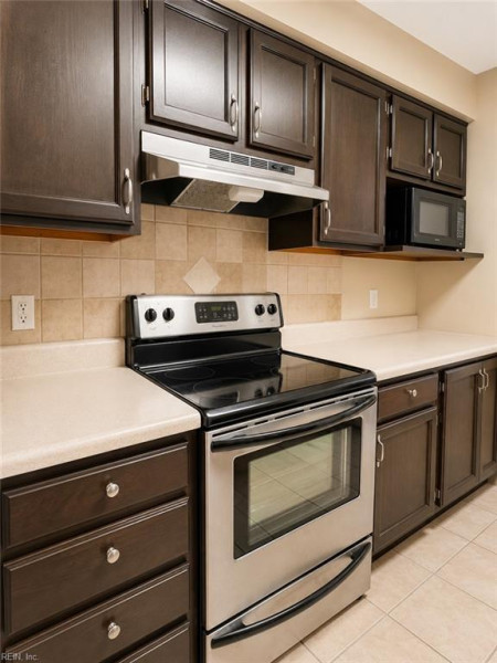 Photo 5 of 31 residential for sale in Virginia Beach virginia
