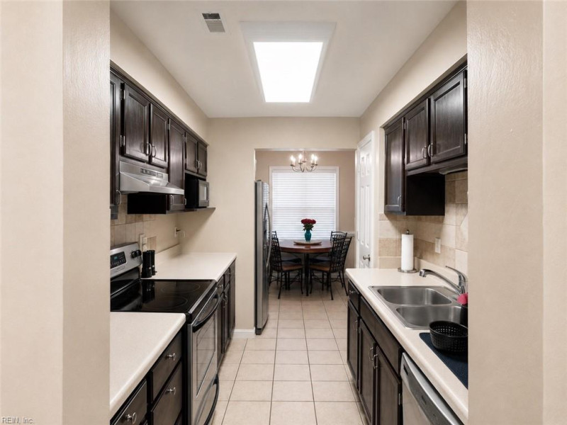 Photo 7 of 31 residential for sale in Virginia Beach virginia