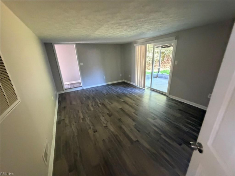 Photo 11 of 45 residential for sale in Virginia Beach virginia