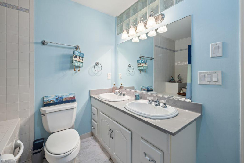 Photo 14 of 50 residential for sale in Virginia Beach virginia