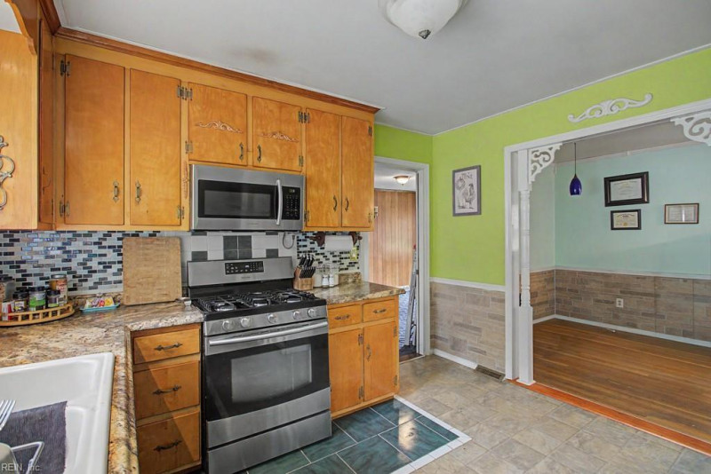 Photo 10 of 21 residential for sale in Hampton virginia