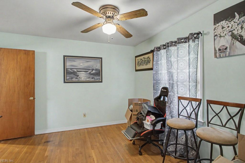 Photo 17 of 21 residential for sale in Hampton virginia