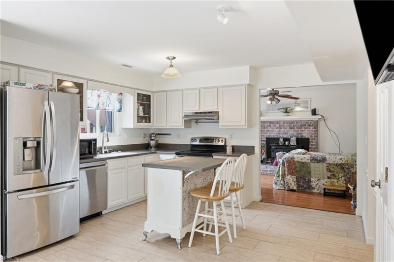 Photo 10 of 28 residential for sale in Virginia Beach virginia