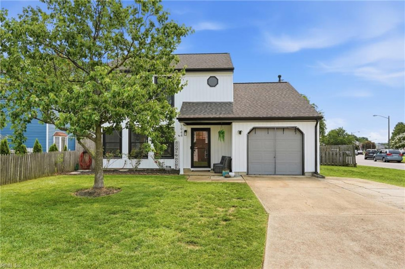Photo 2 of 28 residential for sale in Virginia Beach virginia