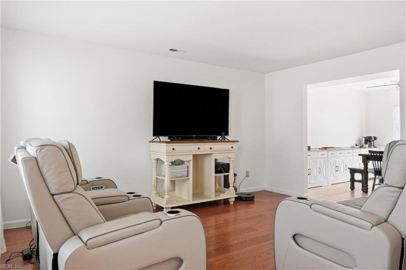 Photo 6 of 28 residential for sale in Virginia Beach virginia