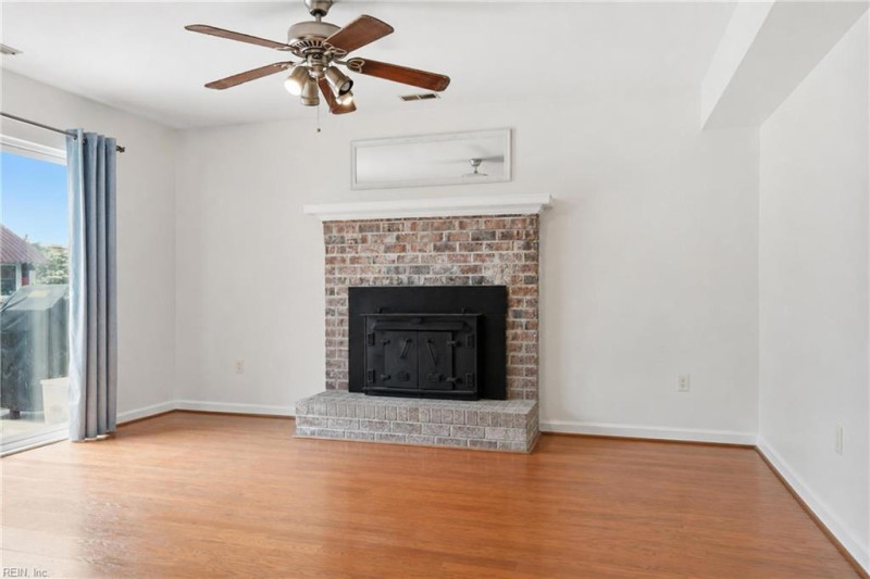 Photo 7 of 28 residential for sale in Virginia Beach virginia