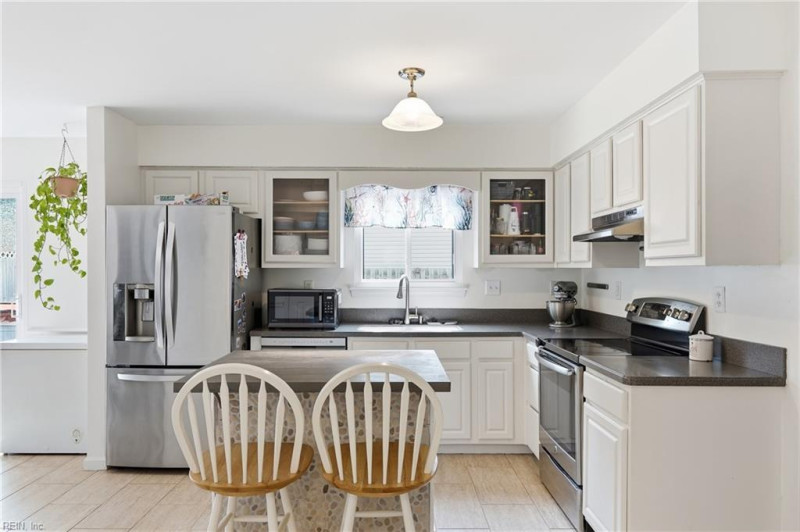 Photo 9 of 28 residential for sale in Virginia Beach virginia